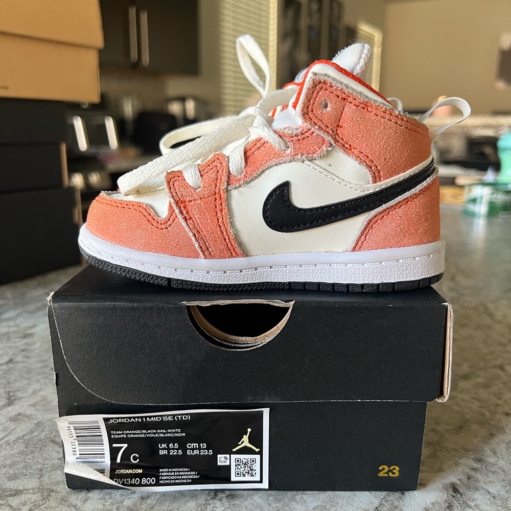 Air Jordan 1 Mid SE TD ‘Orange Suede’